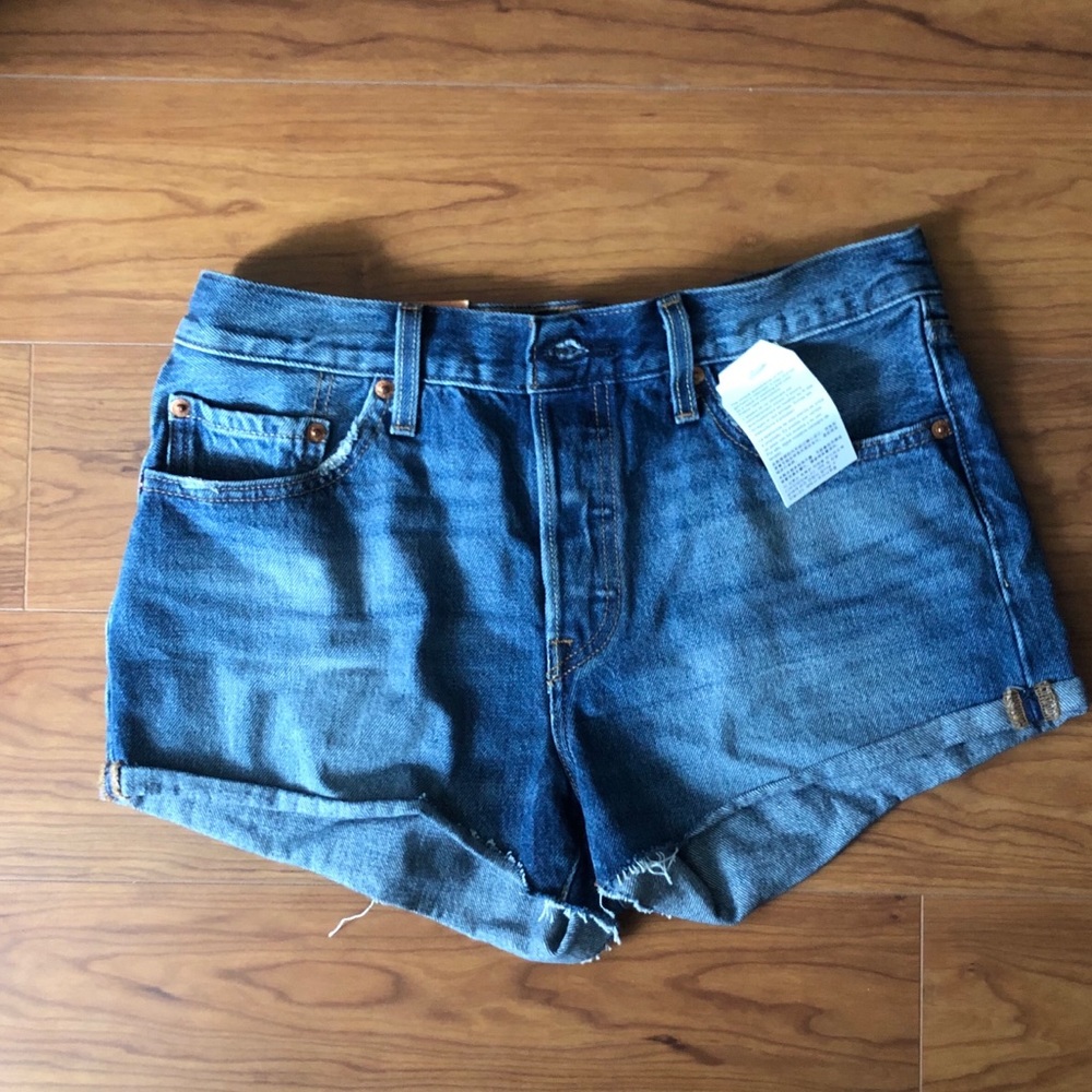 BNWT Levi's 501 Blue Shorts